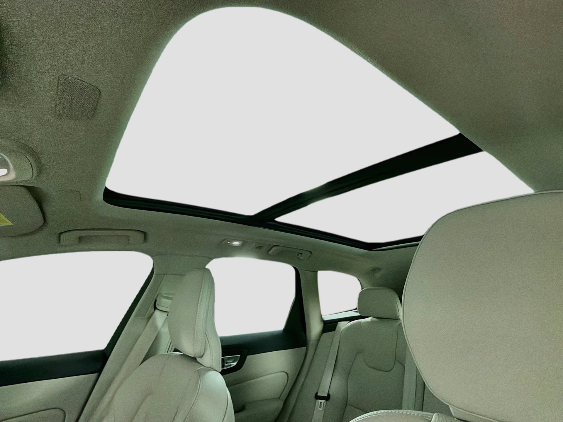 Certified 2023 Volvo XC60 B5 Plus w/ Protection Package Premier FWD image 21