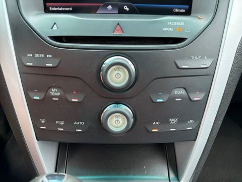 Used 2012 Ford Explorer XLT AWD/4WD image 14