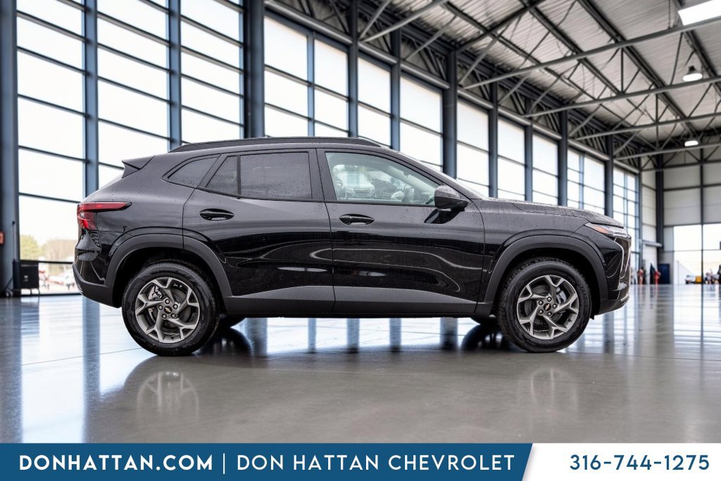 New 2026 Chevrolet Trax LT w/ LT Convenience Package FWD image 30