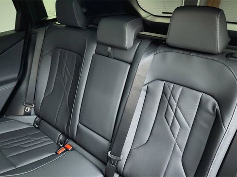 Used 2025 BMW X3 xDrive30i w/ Premium Package image 31