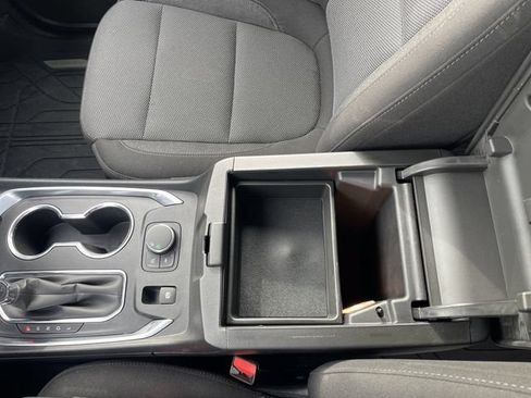 Used 2023 Chevrolet Traverse LT FWD image 44