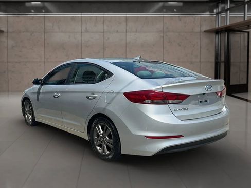 Used 2017 Hyundai Elantra SE w/ SE A/T Tech Package 03 FWD image 4