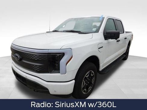 Used 2023 Ford F150 Lightning XLT image 3