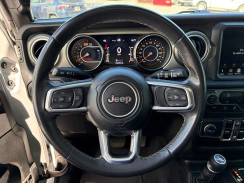 Used 2023 Jeep Wrangler Unlimited Sahara AWD/4WD image 12