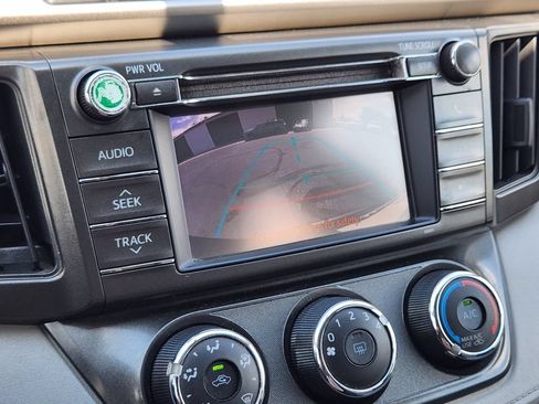 Used 2013 Toyota RAV4 LE AWD/4WD image 21