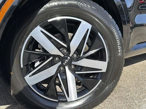 Used 2023 Kia Sorento EX w/ Panoramic Sunroof Package image 9