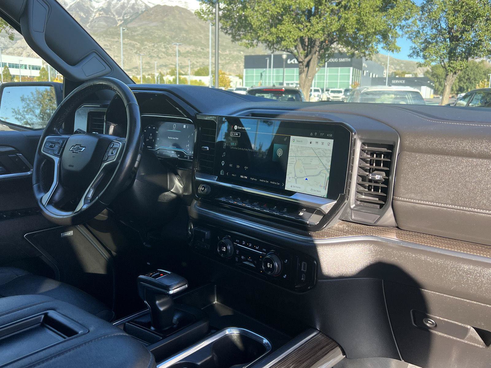 Used 2022 Chevrolet Silverado 1500 RST AWD/4WD image 3