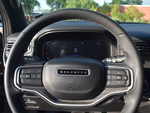 Used 2024 Jeep Wagoneer Series III image 35