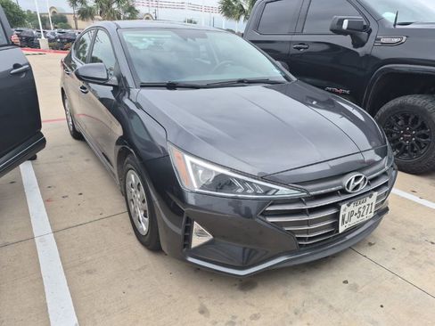 Used 2020 Hyundai Elantra SE w/ Cargo Package (C1) FWD image 1
