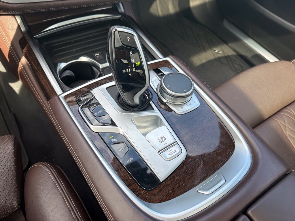 Used 2022 BMW 740i xDrive w/ M Sport Package AWD/4WD image 18