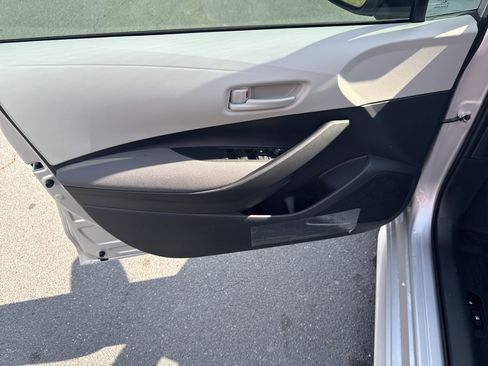 Used 2026 Toyota Corolla LE image 22