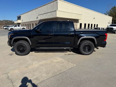 Used 2024 Toyota Tundra Limited image 2