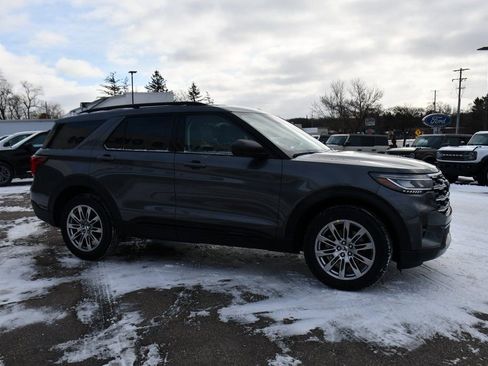Used 2026 Ford Explorer Active w/ Active Comfort Package AWD/4WD image 8