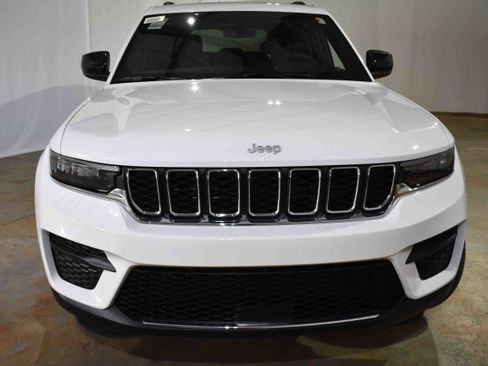 New 2025 Jeep Grand Cherokee Laredo X image 4