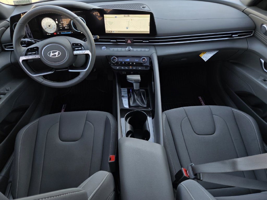 Used 2024 Hyundai Elantra SEL w/ Convenience Package FWD image 14