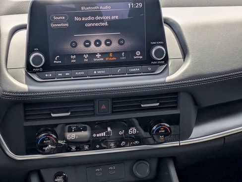 New 2025 Nissan Rogue SV AWD/4WD image 9