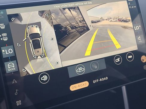 Used 2025 Land Rover Range Rover Long Wheelbase SE image 26