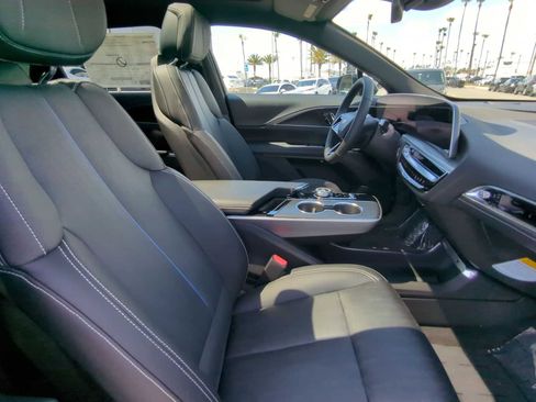 New 2025 Cadillac Lyriq Sport image 28