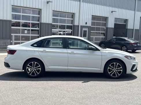 Used 2025 Volkswagen Jetta Sport FWD image 14
