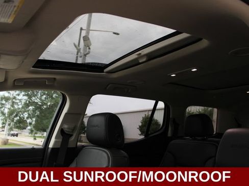 Used 2023 GMC Acadia Denali w/ Denali Ultimate Package AWD/4WD image 8
