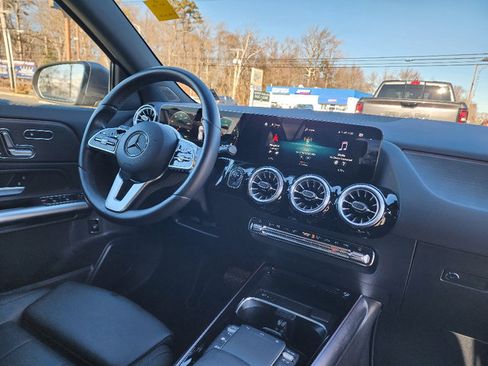 Used 2023 Mercedes-Benz GLA 250 4MATIC image 28