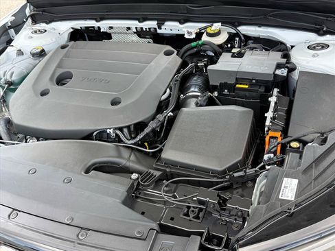 New 2026 Volvo XC40 B4 Core w/ Protection Package Premier FWD image 23