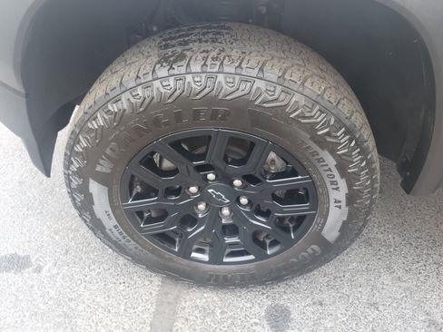 Used 2023 Chevrolet Colorado Trail Boss image 20