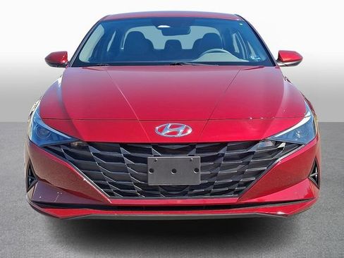 Used 2023 Hyundai Elantra SEL w/ Cargo Package FWD image 2