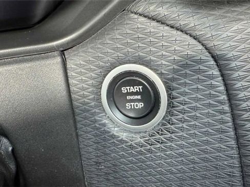 Used 2019 Land Rover Range Rover Velar R-Dynamic SE image 35