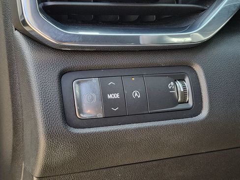 Used 2025 GMC Acadia Elevation FWD image 17