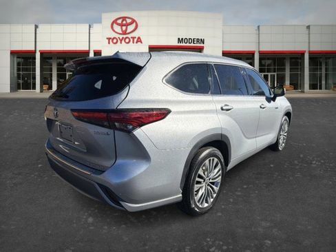 Used 2021 Toyota Highlander Platinum image 5