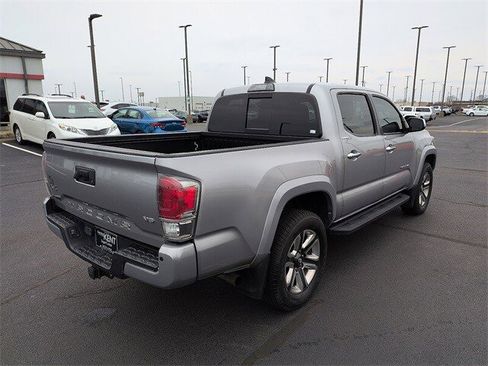 Used 2017 Toyota Tacoma Limited image 6