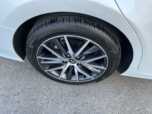 Used 2024 Toyota Camry XLE w/ Cold Weather Package image 19