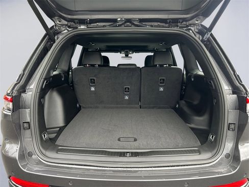 New 2025 Jeep Grand Cherokee image 19