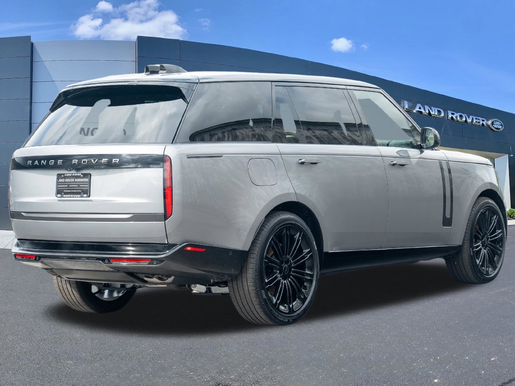 New 2026 Land Rover Range Rover Long Wheelbase SE AWD/4WD image 4