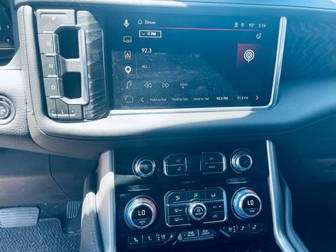 Used 2023 GMC Yukon Denali AWD/4WD image 19