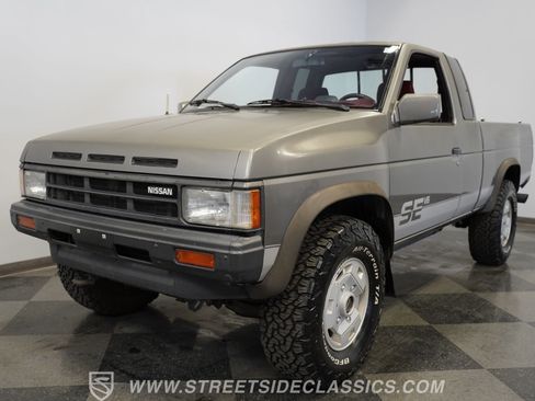 Used 1989 Nissan Pickup 4x4 King Cab V6 image 19