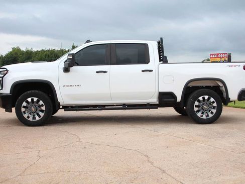 Used 2023 Chevrolet Silverado 2500 Custom w/ Custom Value Package AWD/4WD image 6