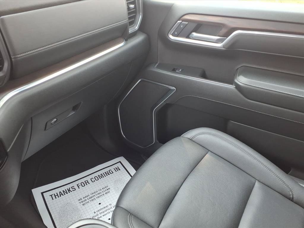 Used 2025 GMC Sierra 1500 SLT AWD/4WD image 23