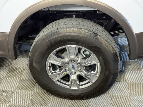 Used 2016 Ford F150 Lariat w/ Equipment Group 502A Luxury image 6