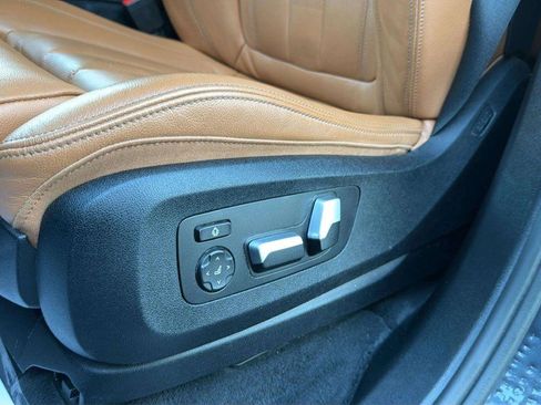 Used 2021 BMW X7 xDrive40i w/ M Sport Package AWD/4WD image 14