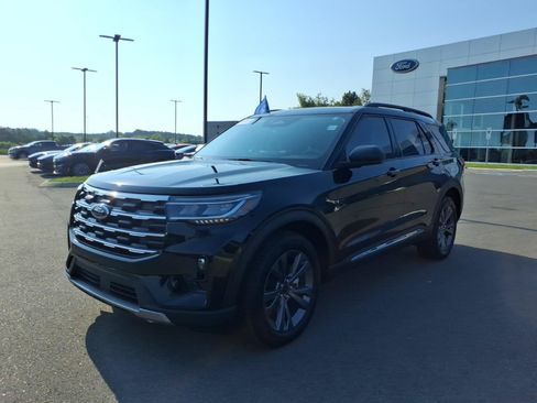 Certified 2025 Ford Explorer Active w/ Active Comfort Package AWD/4WD image 7
