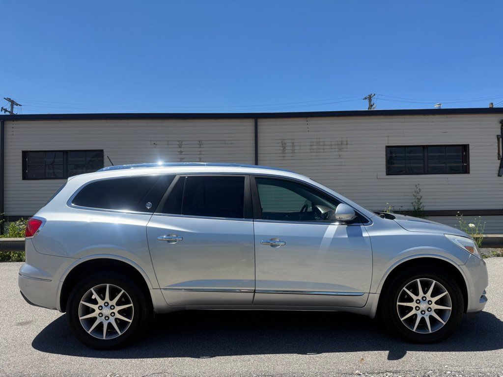 Used 2017 Buick Enclave Convenience FWD image 2