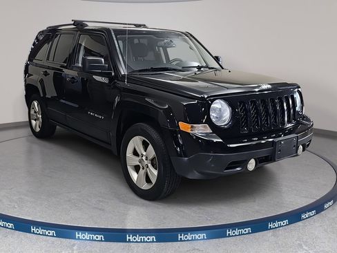 Used 2014 Jeep Patriot Latitude AWD/4WD image 4