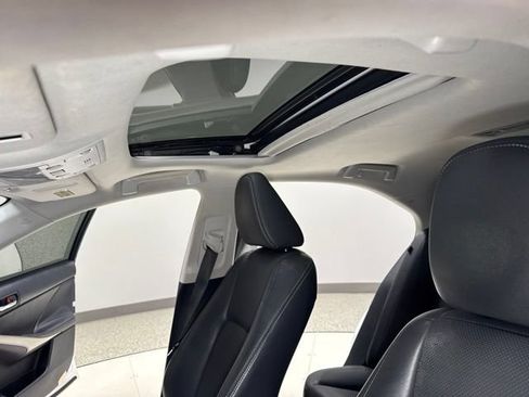 Used 2015 Lexus IS 250 RWD image 2