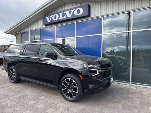 Used 2022 Chevrolet Suburban RST w/ Luxury Package image 1