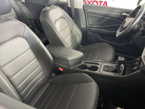 Used 2024 Volkswagen Jetta SE image 25