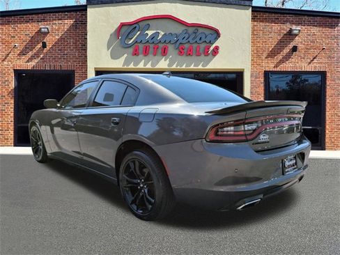 Used 2018 Dodge Charger R/T w/ Blacktop Package image 7