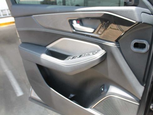 Used 2023 Acura MDX SH-AWD w/ Advance Package image 13