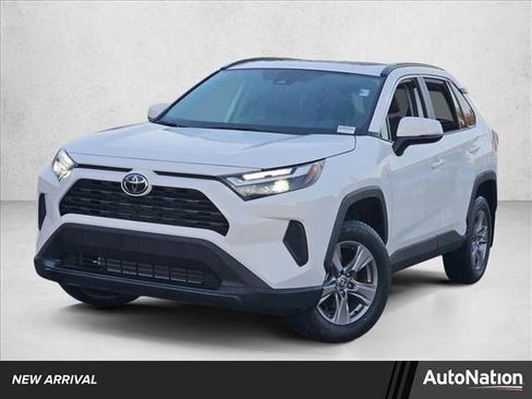 Used 2025 Toyota RAV4 XLE image 1